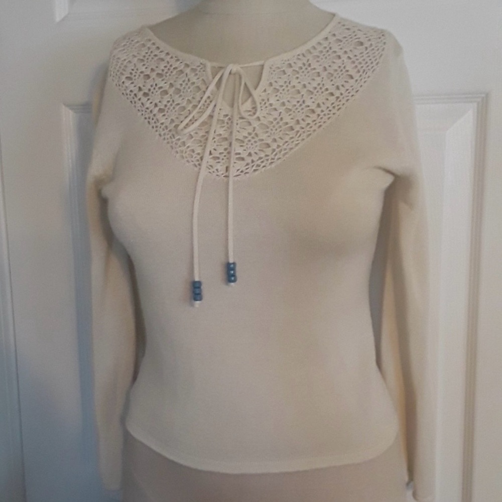Y2K Crochet neckline Top w/ 3/4 split sleeves Lightweight Knit beaded tie